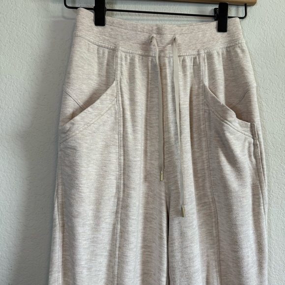 Lululemon Still Chill Jogger Pull On Stretch Waist Jogger Pants Heathered Cashew - Picture 3 of 13